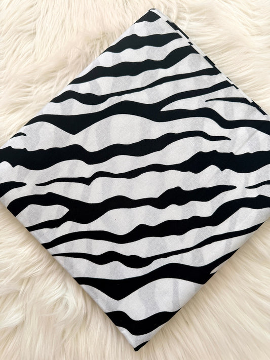 Ankara Wax Print Fabric – Black & White Patterned African Fabric (6 Yards UK) – MASI2430