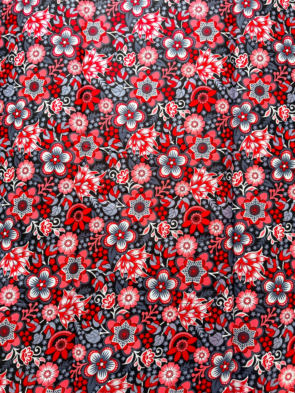 Red & Grey Floral Ankara Fabric – African Wax Print (6 Yards UK) – MASI2451