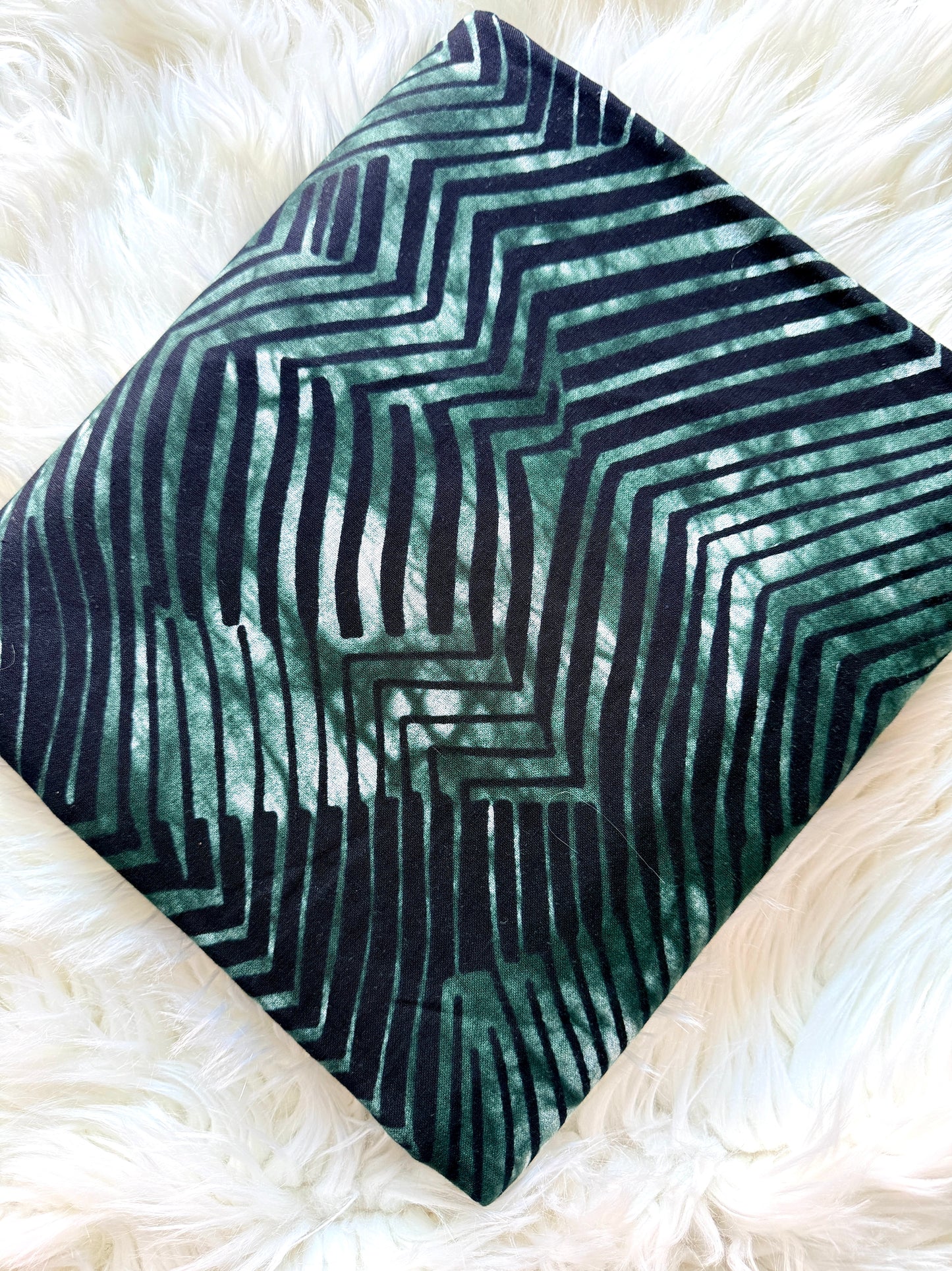 Black & Green Abstract Chevron African Fabric – African Wax Print (6 Yards UK) – MASI2537