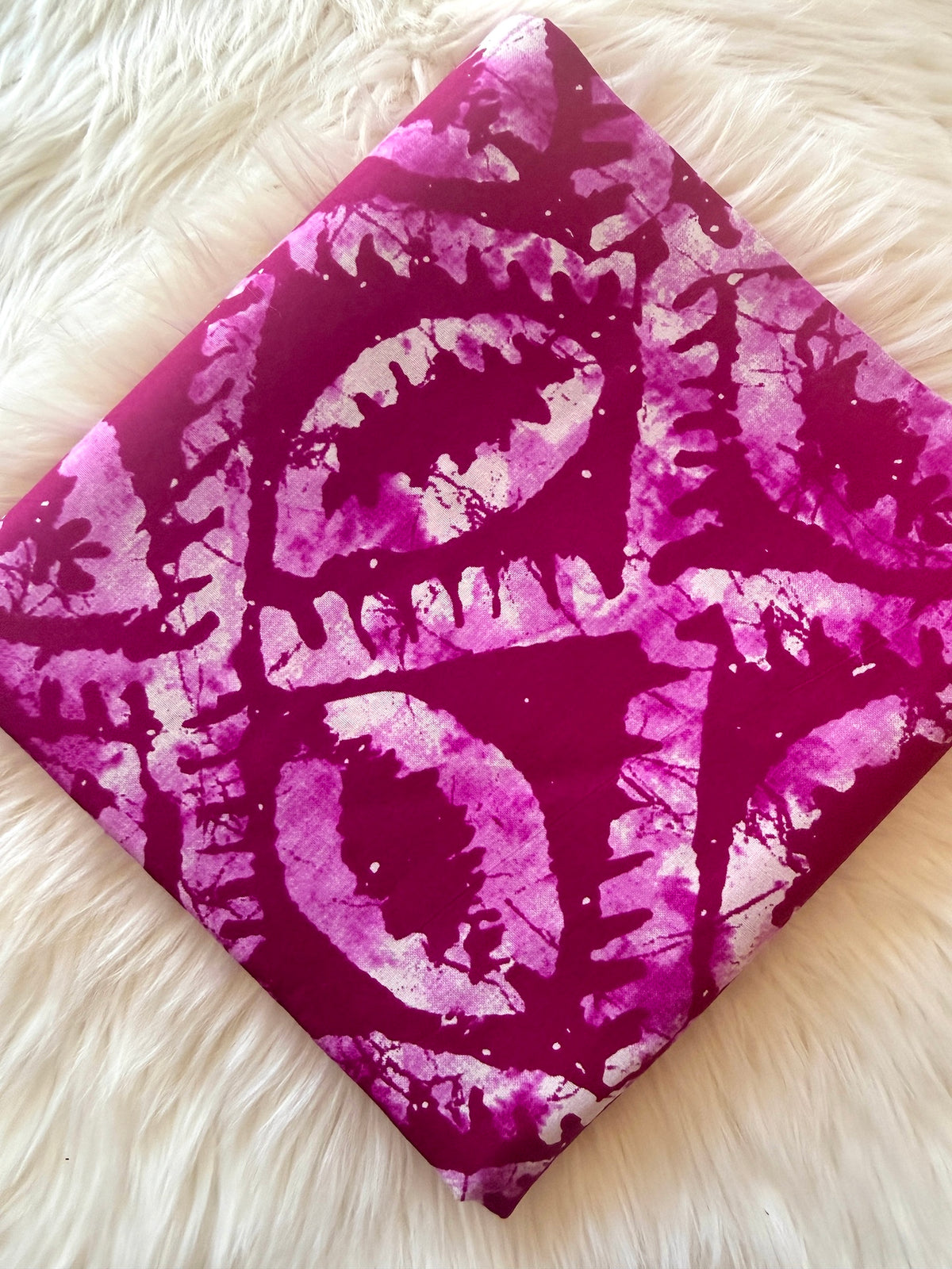 Magenta & White Batik Diamond African Fabric – African Wax Print (6 Yards UK) – MASI2645