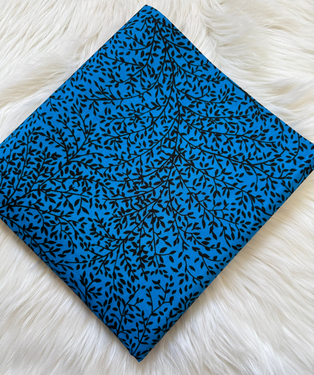 Blue & Black Floral Ankara Fabric – African Wax Print (6 Yards UK)  – MASI2297